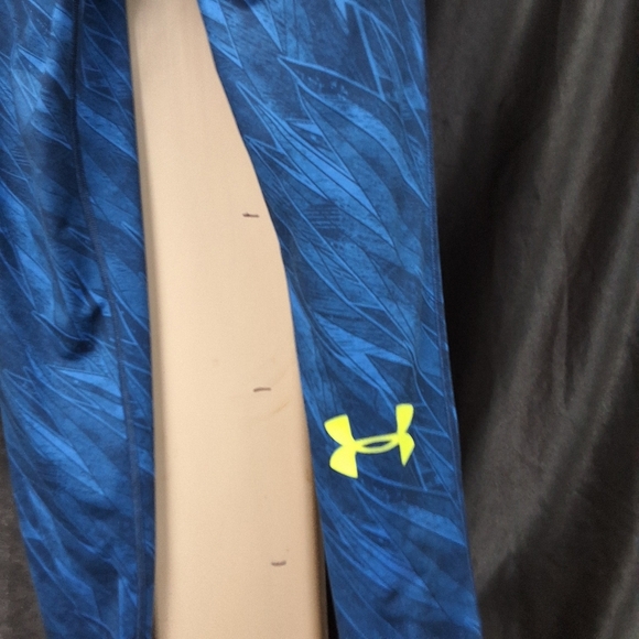 Under Armour Green and Blue Leggings for Active Comfort - Picture 6 of 13